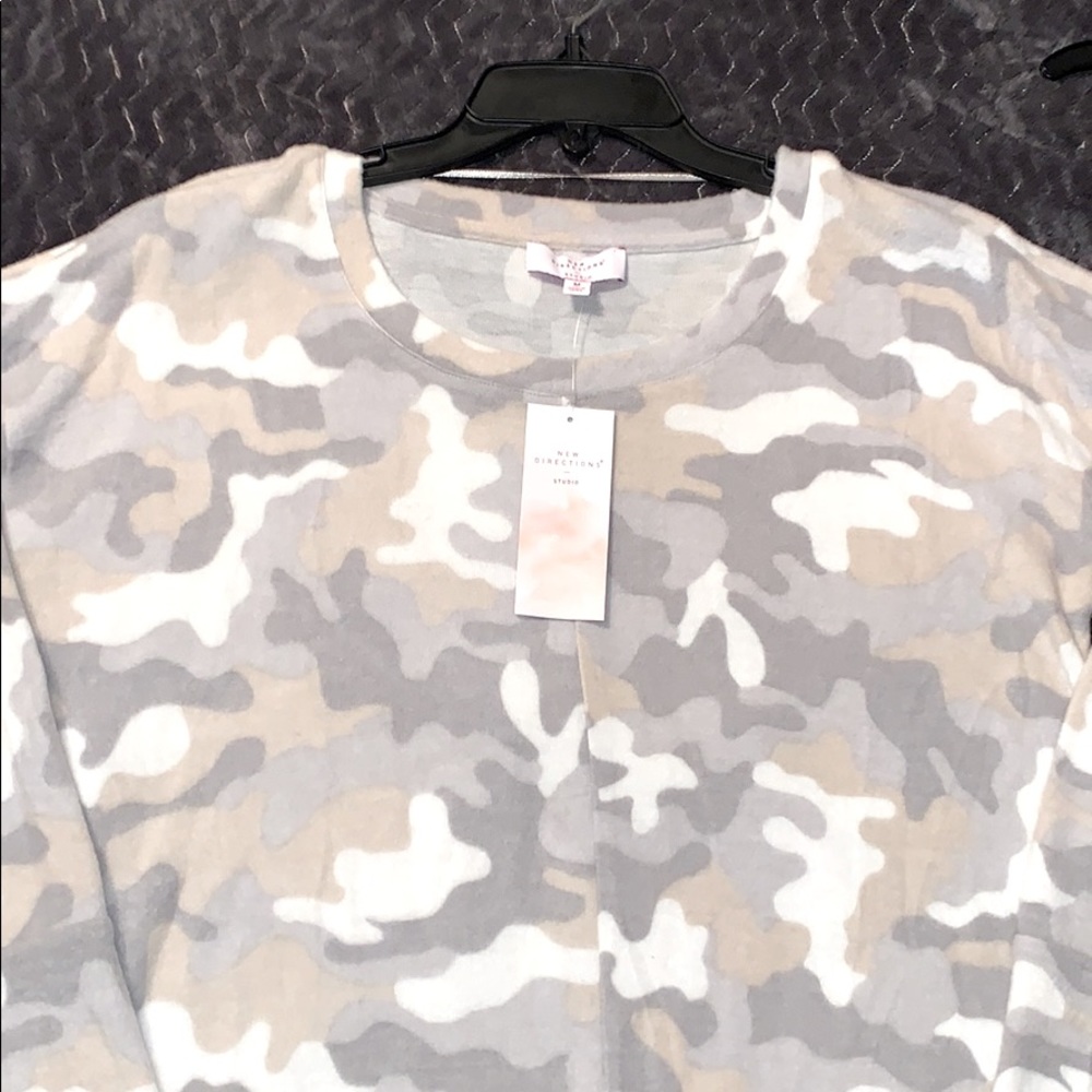 NWT NEW DIRECTIONS PULLOVER